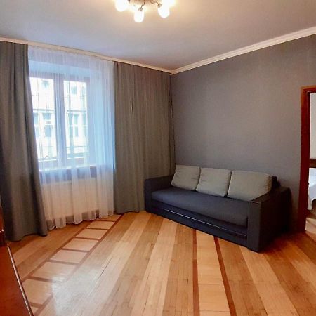 Apartment Hnatuka Center Лвив Екстериор снимка