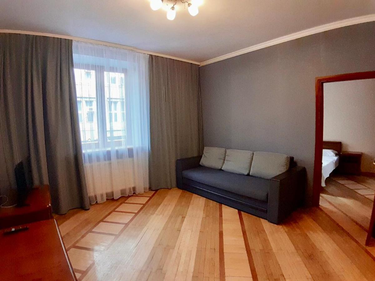 Apartment Hnatuka Center Лвив Екстериор снимка