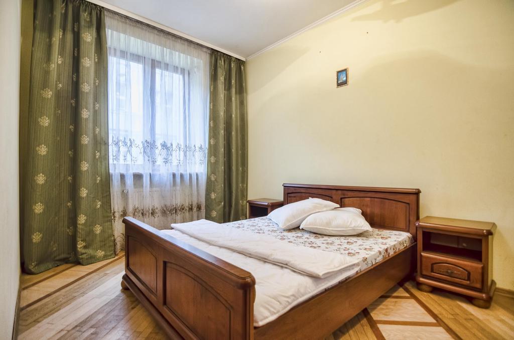 Apartment Hnatuka Center Лвив Екстериор снимка